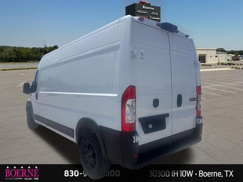 Used 2024 RAM ProMaster 2500 w/ Quick Order Package 22H SLT+ FWD image 9