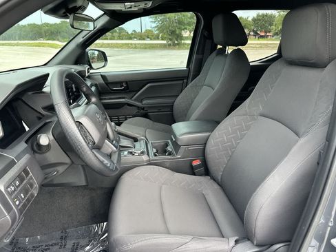 Used 2025 Toyota Tacoma SR AWD/4WD image 16