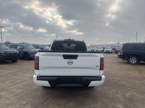 Used 2024 Nissan Frontier SV w/ Technology Package image 6