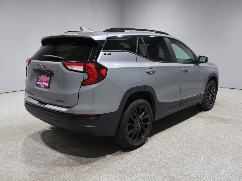 Used 2024 GMC Terrain SLE w/ Driver Convenience Package AWD/4WD image 2