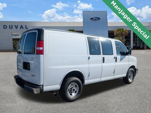 Used 2023 GMC Savana 2500 w/ Driver Convenience Package image 4