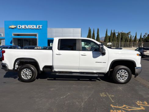 Used 2025 Chevrolet Silverado 2500 LT w/ Convenience Package AWD/4WD image 9