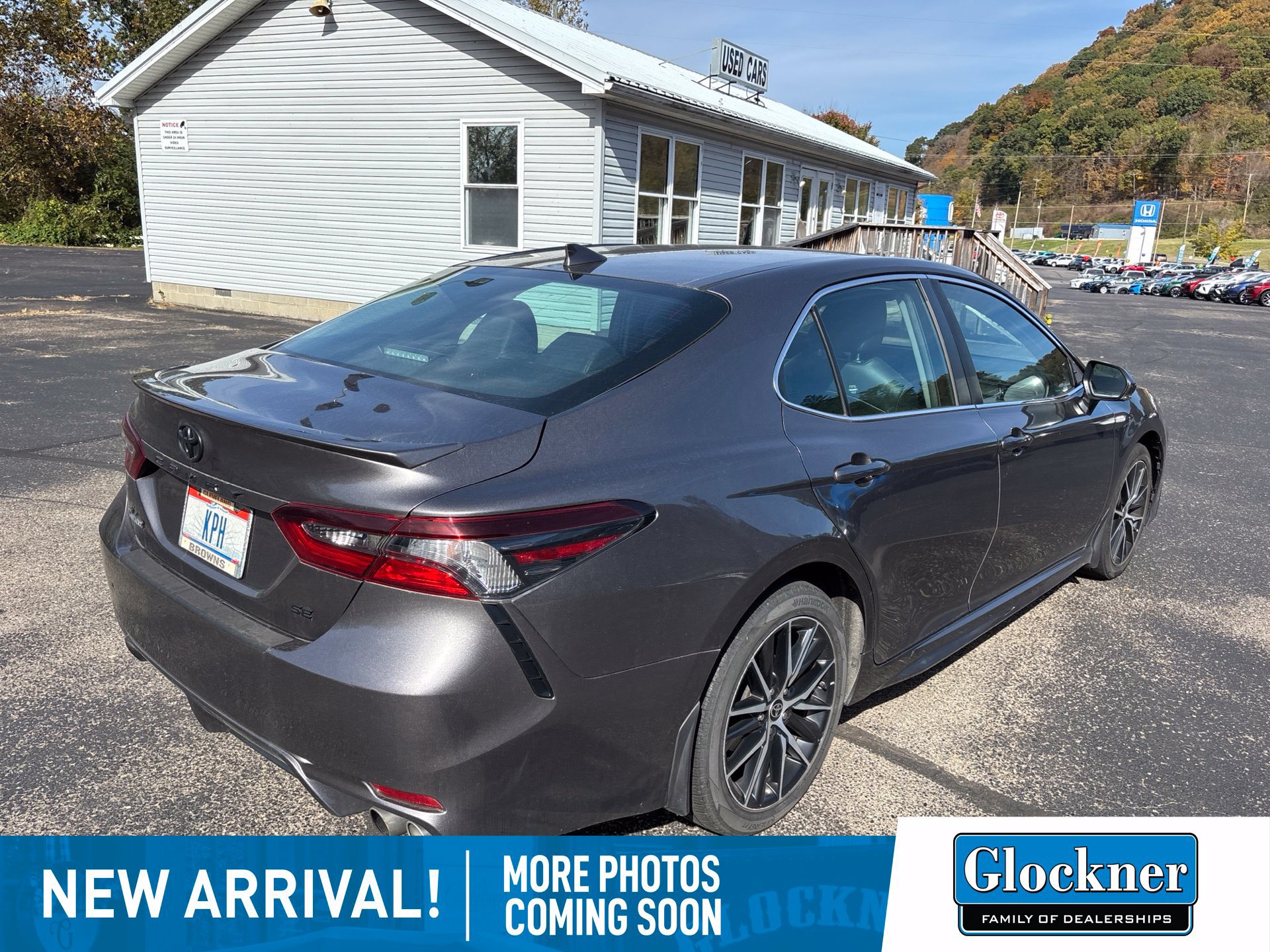 Used 2023 Toyota Camry SE FWD image 4