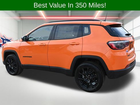 New 2026 Jeep Compass Latitude image 2