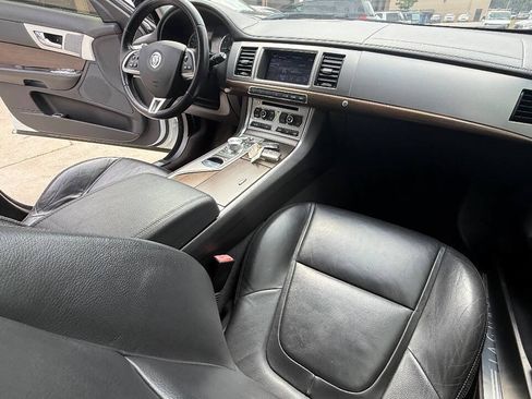 Used 2013 Jaguar XF RWD image 78