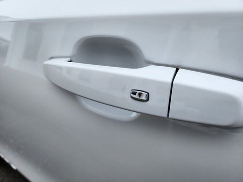 Certified 2023 GMC Terrain SLE w/ Driver Convenience Package image 18