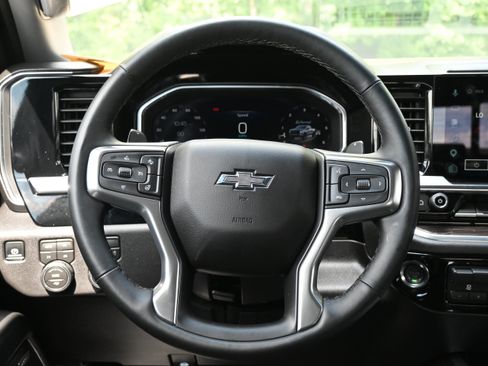 Used 2026 Chevrolet Silverado 1500 LT Trail Boss w/ Convenience Package II AWD/4WD image 19