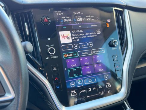 Used 2022 Subaru Outback Premium image 21