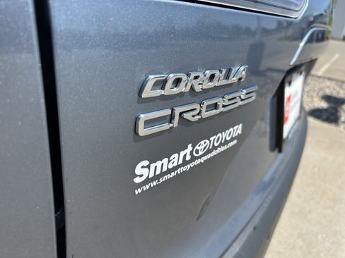 Used 2025 Toyota Corolla Cross XLE image 7