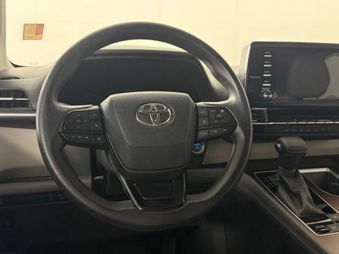 Used 2022 Toyota Sienna LE FWD image 20
