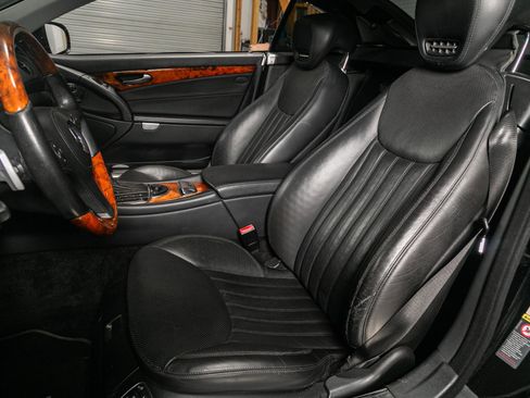 Used 2009 Mercedes-Benz SL 550 image 4