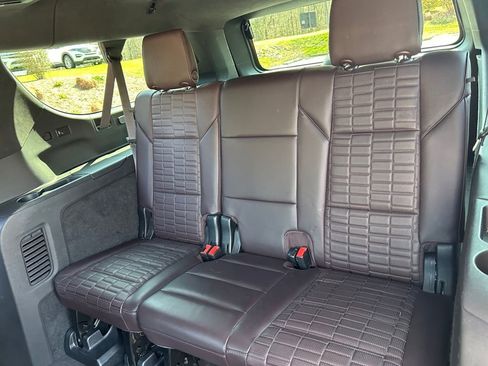 Used 2022 Cadillac Escalade ESV Sport Platinum image 43