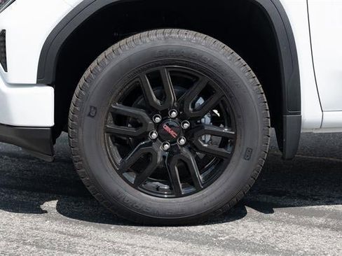 Used 2024 GMC Sierra 1500 Elevation image 8