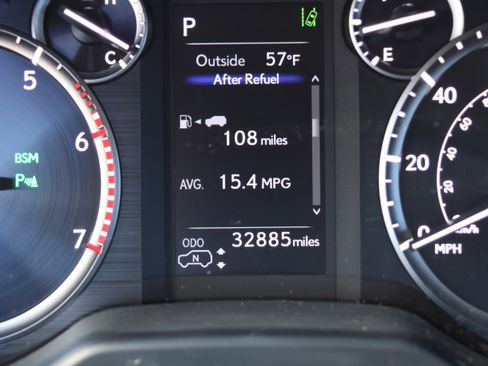 Used 2023 Lexus GX 460 Luxury w/ Accessory Package image 21