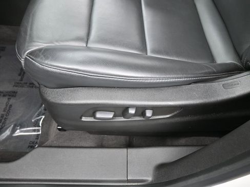 Used 2024 Cadillac XT4 Luxury w/ Cold Weather Package image 15