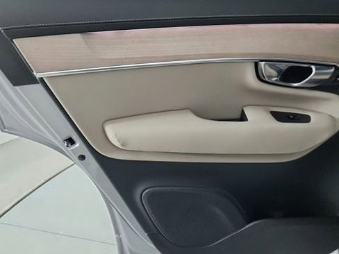 Certified 2026 Volvo XC90 B6 Plus w/ Protection Package Premier AWD/4WD image 28
