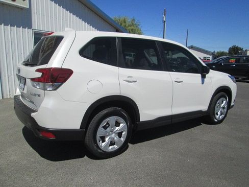 Used 2022 Subaru Forester AWD/4WD image 6