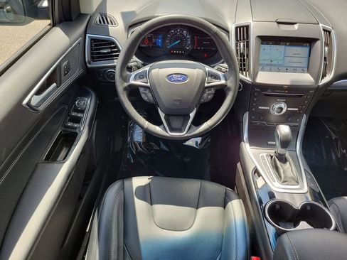 Used 2018 Ford Edge Titanium w/ Equipment Group 302A FWD image 15