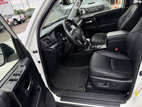 Certified 2023 Toyota 4Runner TRD Off-Road Premium w/ Moonroof Package AWD/4WD image 15