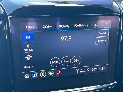 Used 2023 Chevrolet Traverse LT AWD/4WD image 17