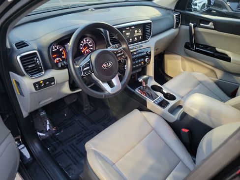 Used 2021 Kia Sportage EX image 18