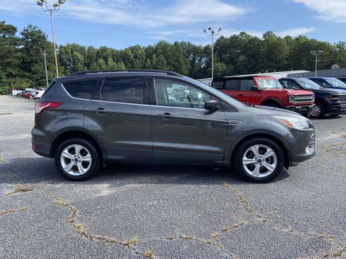 Used 2015 Ford Escape SE w/ Equipment Group 201A FWD image 2