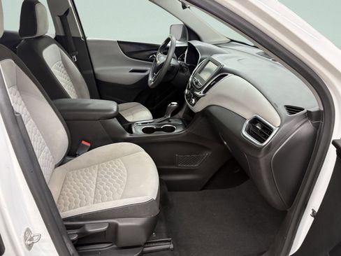 Used 2018 Chevrolet Equinox LS image 21