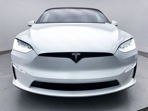 Used 2022 Tesla Model X Plaid image 11