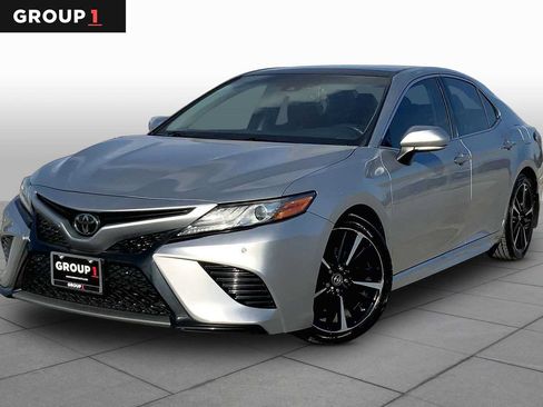 Used 2018 Toyota Camry XSE FWD image 1