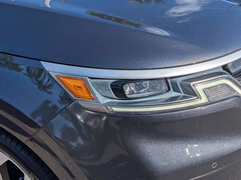 Certified 2023 Kia Carnival EX image 11