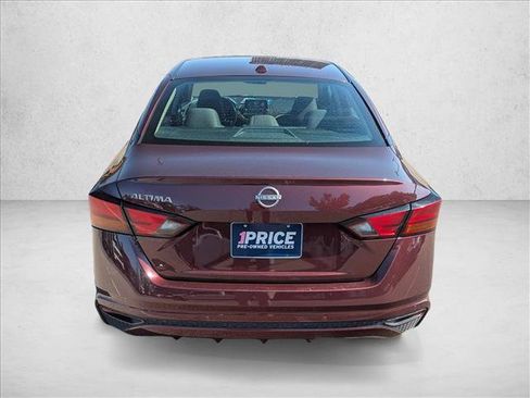Used 2025 Nissan Altima 2.5 SV FWD image 6