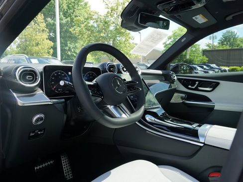 Used 2026 Mercedes-Benz GLC 300 4MATIC image 19