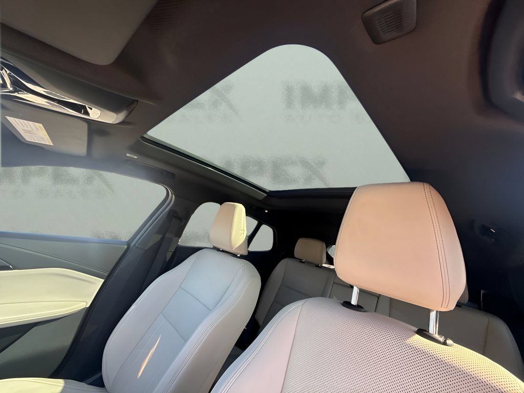 Used 2025 BMW X2 xDrive28i AWD/4WD image 10