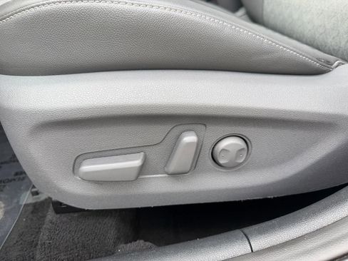 Used 2019 Kia Niro EX image 24