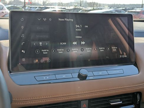 Used 2025 Nissan Rogue Platinum w/ Platinum Premium Package image 21