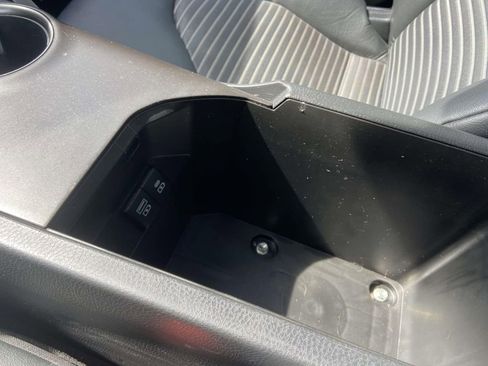 Used 2024 Toyota Camry SE FWD image 29