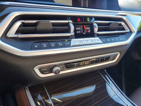 Used 2020 BMW X5 M50i w/ Premium Package image 29