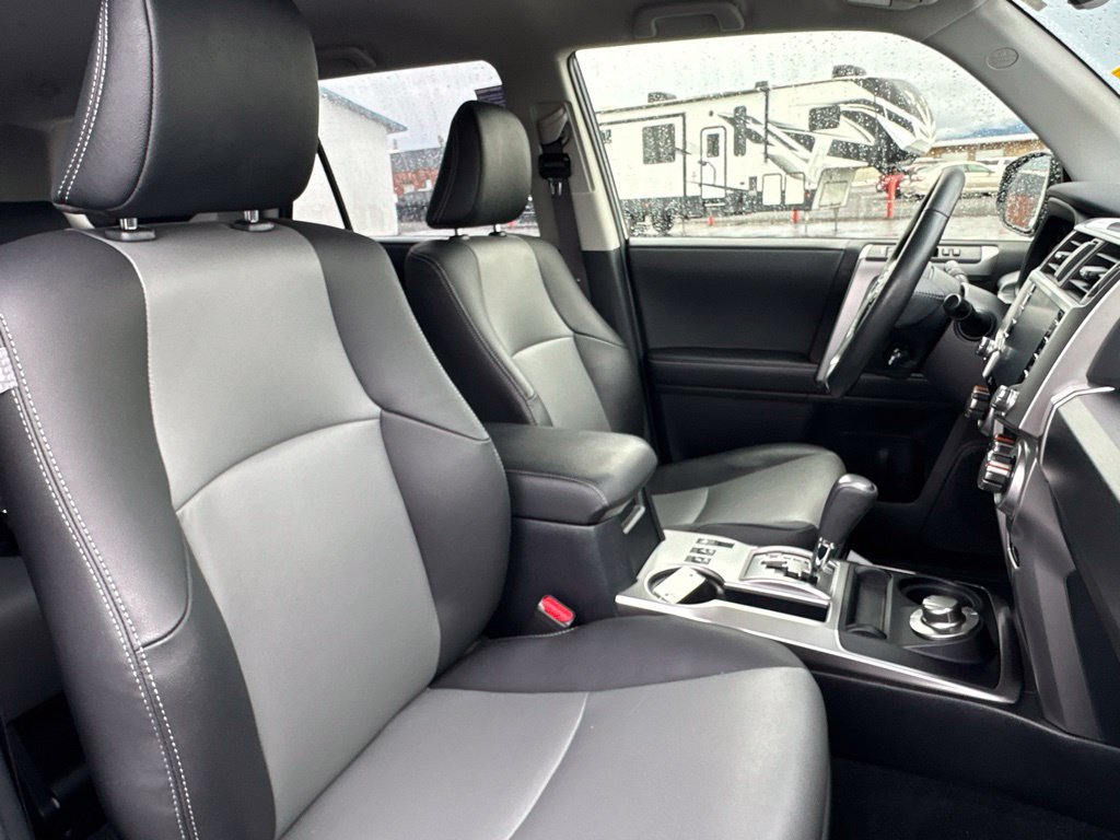 Used 2023 Toyota 4Runner SR5 Premium w/ SR5 Premium Package AWD/4WD image 11