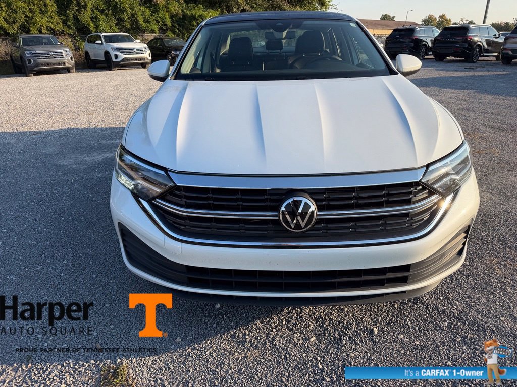 Used 2024 Volkswagen Jetta SE w/ Panoramic Sunroof Package FWD image 8