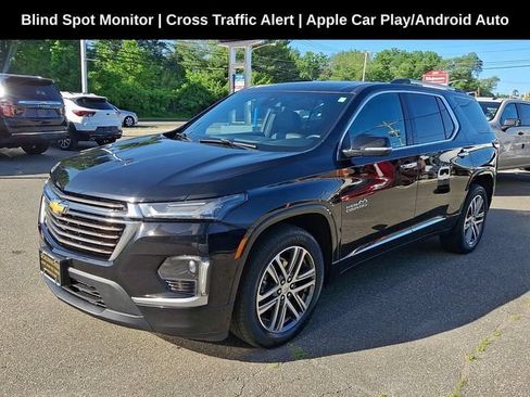 Used 2023 Chevrolet Traverse High Country AWD/4WD image 3