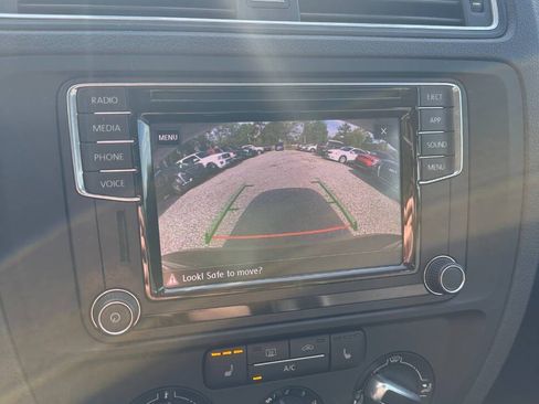Used 2018 Volkswagen Jetta SE FWD image 23