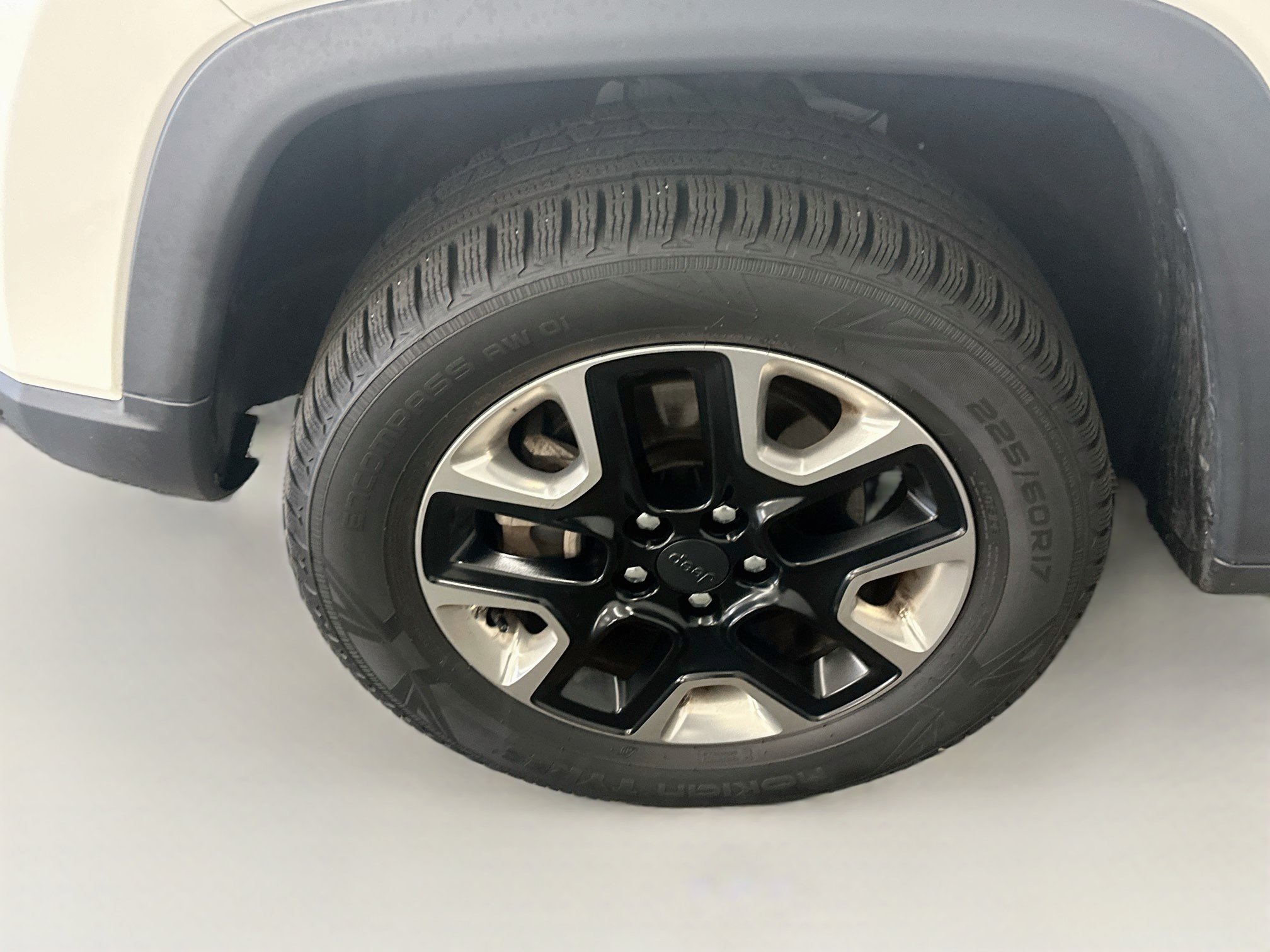 Used 2018 Jeep Compass Trailhawk w/ Navigation Group AWD/4WD image 11