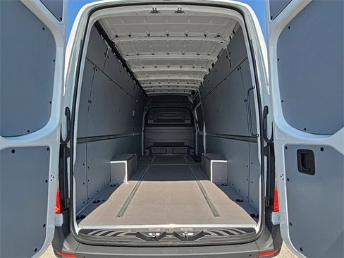 New 2025 Mercedes-Benz Sprinter 2500 image 9