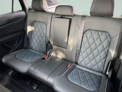 Certified 2025 Volkswagen Atlas Cross Sport SEL Premium R-Line image 23