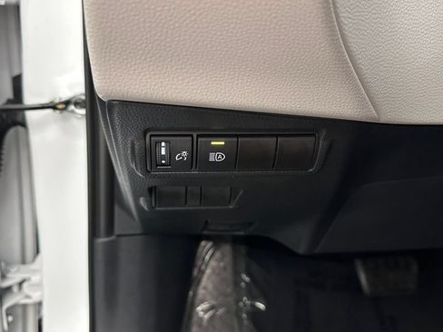 Certified 2023 Toyota Corolla Cross L AWD/4WD image 27