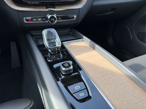 New 2026 Volvo XC60 B5 Ultra image 13