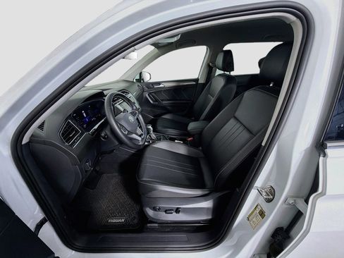 Used 2023 Volkswagen Tiguan SE FWD image 13