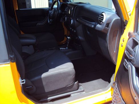 Used 2013 Jeep Wrangler Sport AWD/4WD image 9