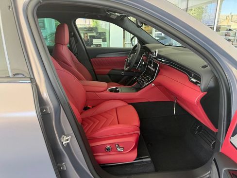 Certified 2025 Maserati Grecale Folgore AWD/4WD image 12