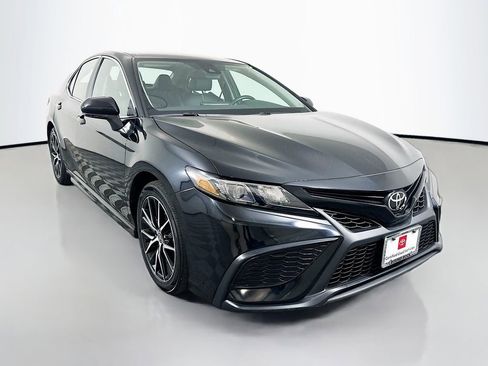 Certified 2024 Toyota Camry SE image 3